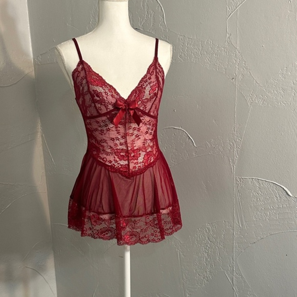 Chic Red Lace Chemise